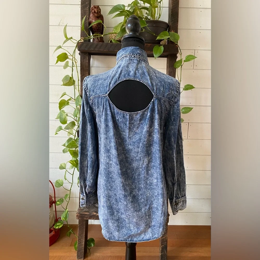 Mudd: Blue Washed Denim Button Down Shirt - Picture 12 of 17